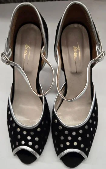 3.5" Nuevaluna -- Women's Tango Shoe -- Black/Silver Polka Dots