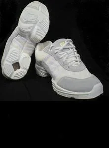 Jerry -- Split Sole Dancesneaker -- White