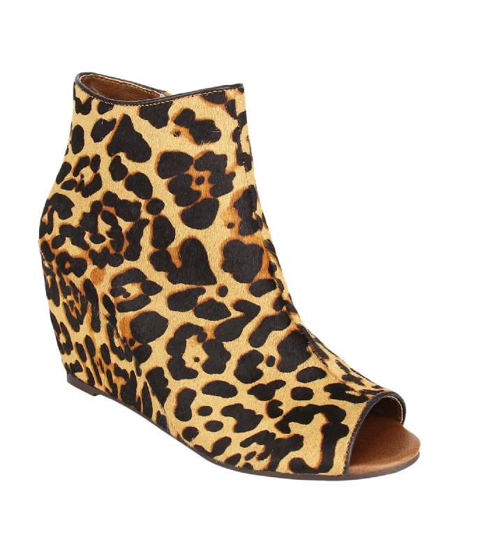 Kuda Leopard Print Wedge