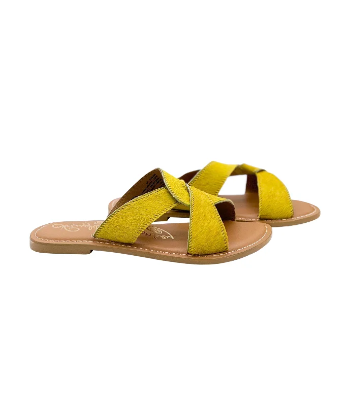 Conga Sandal in Yellow