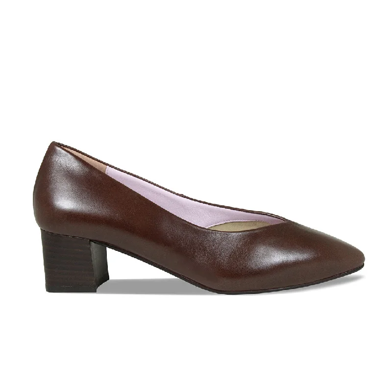 Ingrid: Chestnut Leather