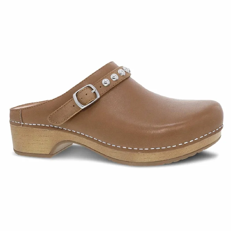 Women's Britton Studded Convertible Mule In Tan Tumbled