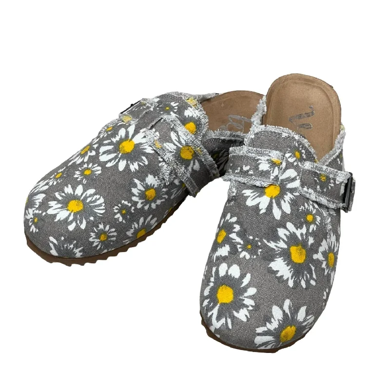 Women's Picnic Slide Clogs In Grey