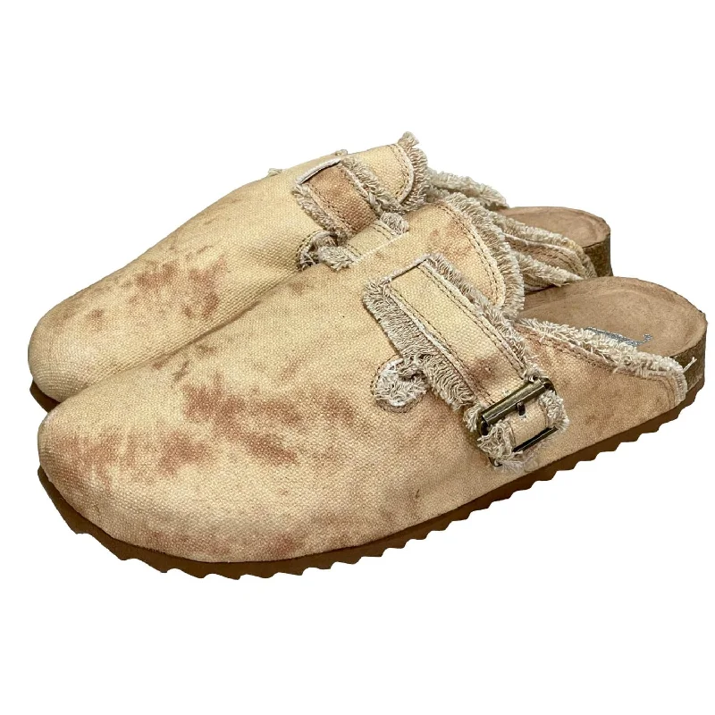 Women's Picnic Slide Clogs In Tan